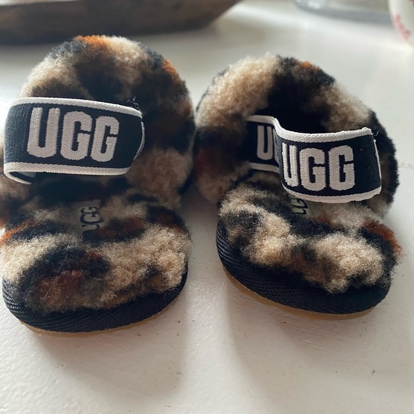Baby Uggs slippers - Picture 7 of 8